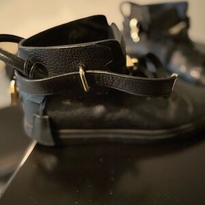 All Black Designers Shoes GOLD LOCK 🔒